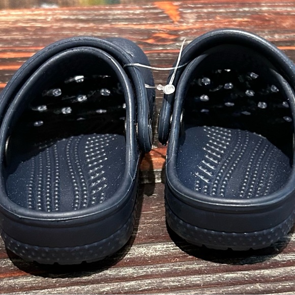 Crocs infant size 2-3 New - Picture 5 of 8